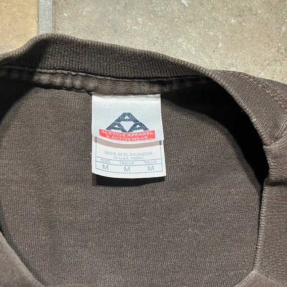 Y2K 2009 brown animal planet tiger tee, affliction style , good condition - Picture 3 of 4